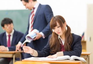【新受験生向け】学校の授業って真剣に聞くべき?